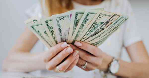 智能小宝机器人充电，智能小宝机器人充电怎么充