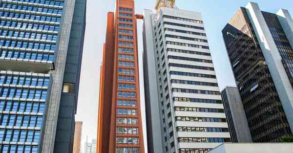 AI绘画两个脚后跟合拢（代表本人观点绘画脚后跟）