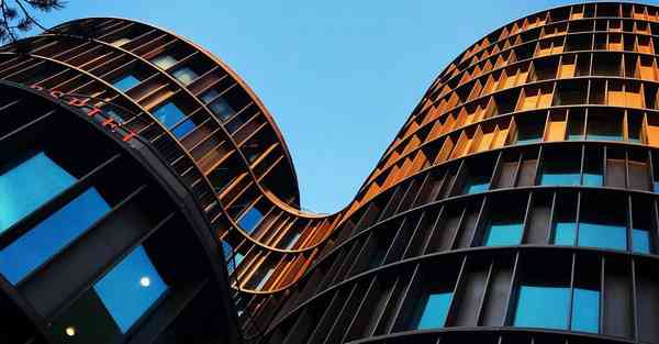 人工智能机器人和人谈恋爱